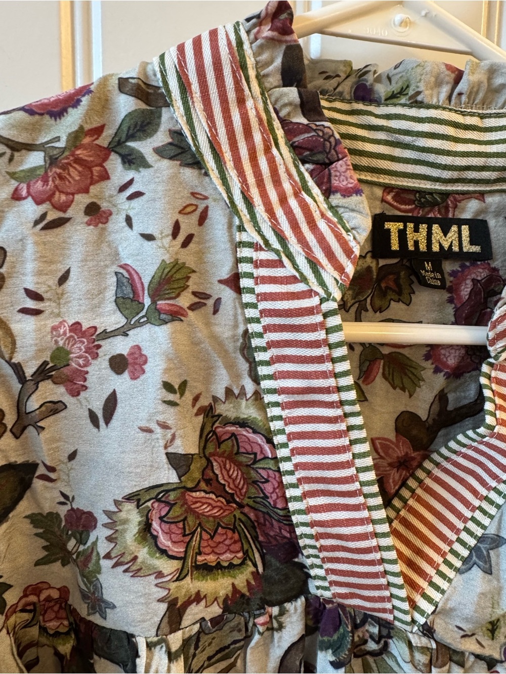 THML Fall For Me Floral Puff-Sleeve Blouse Medium - Picture 5 of 12
